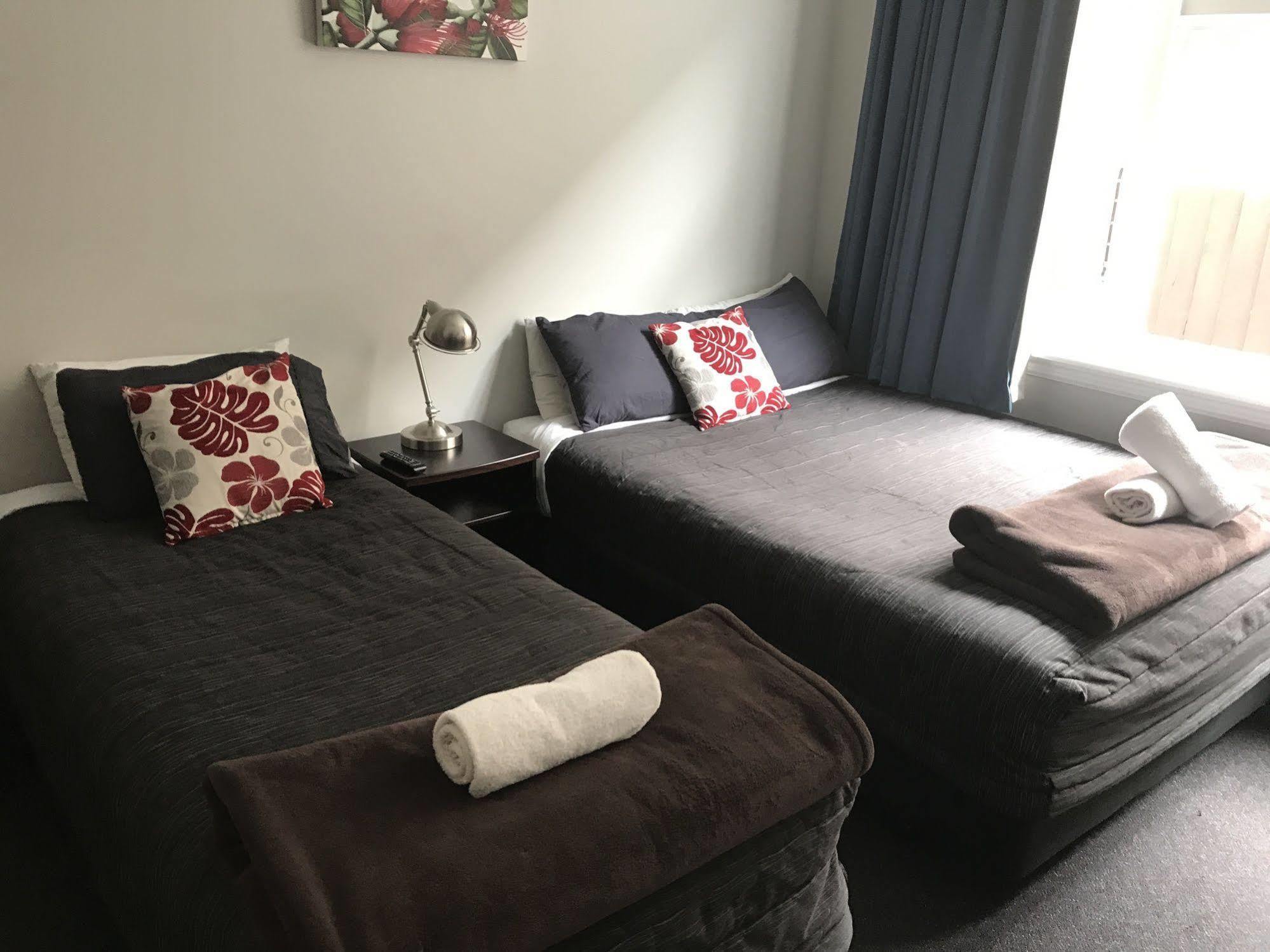Haka House Christchurch Exterior foto A typical room at the hotel