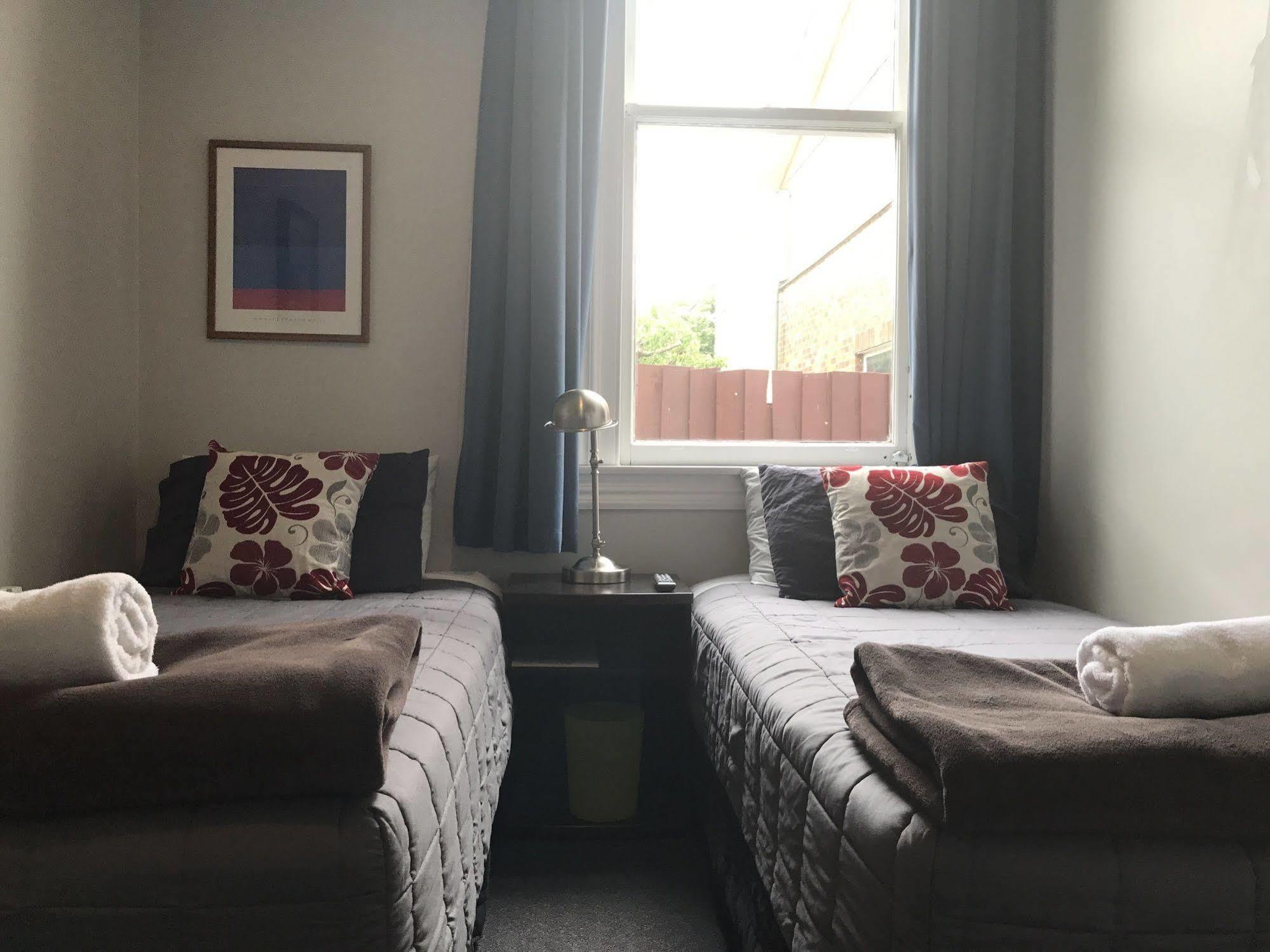 Haka House Christchurch Exterior foto A room at the hotel